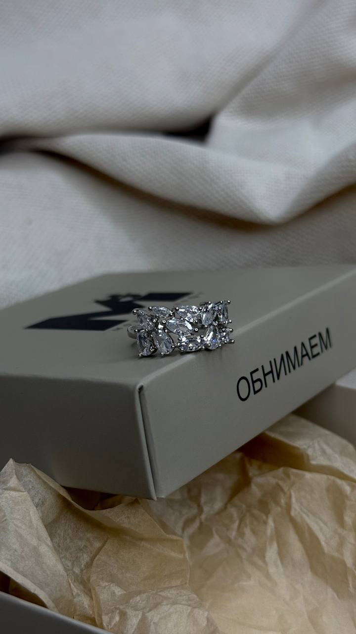 Кольцо из латуни с цирконами в родиевом покрытии