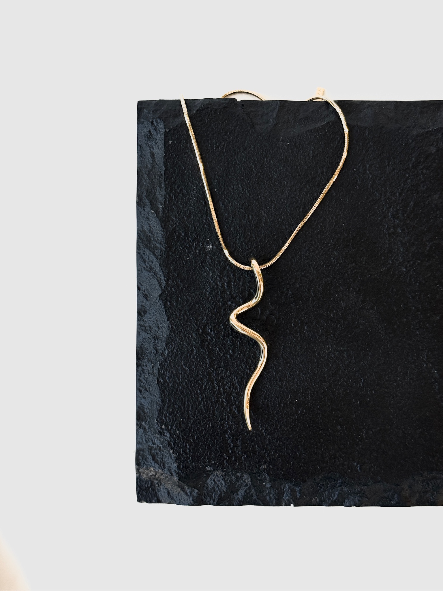 Колье из латуни в позолоте