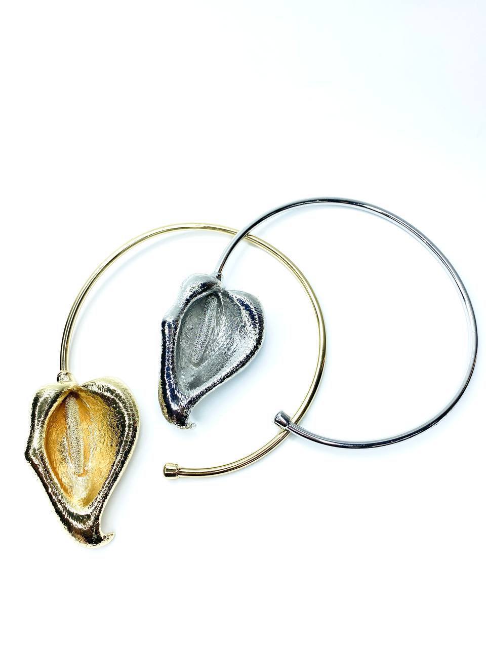 Колье из латуни в родиевом покрытии и позолоте