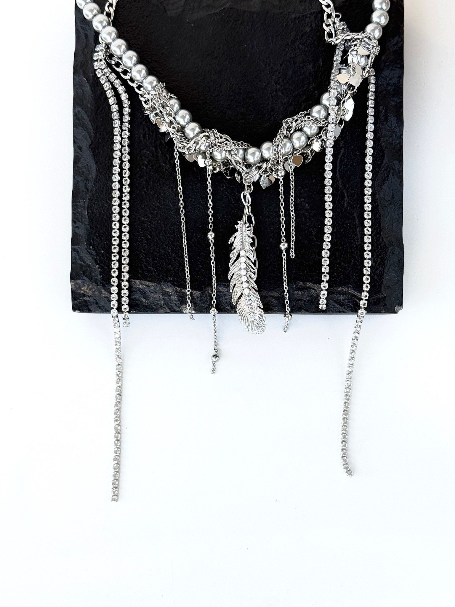 Колье с подвеской "перо