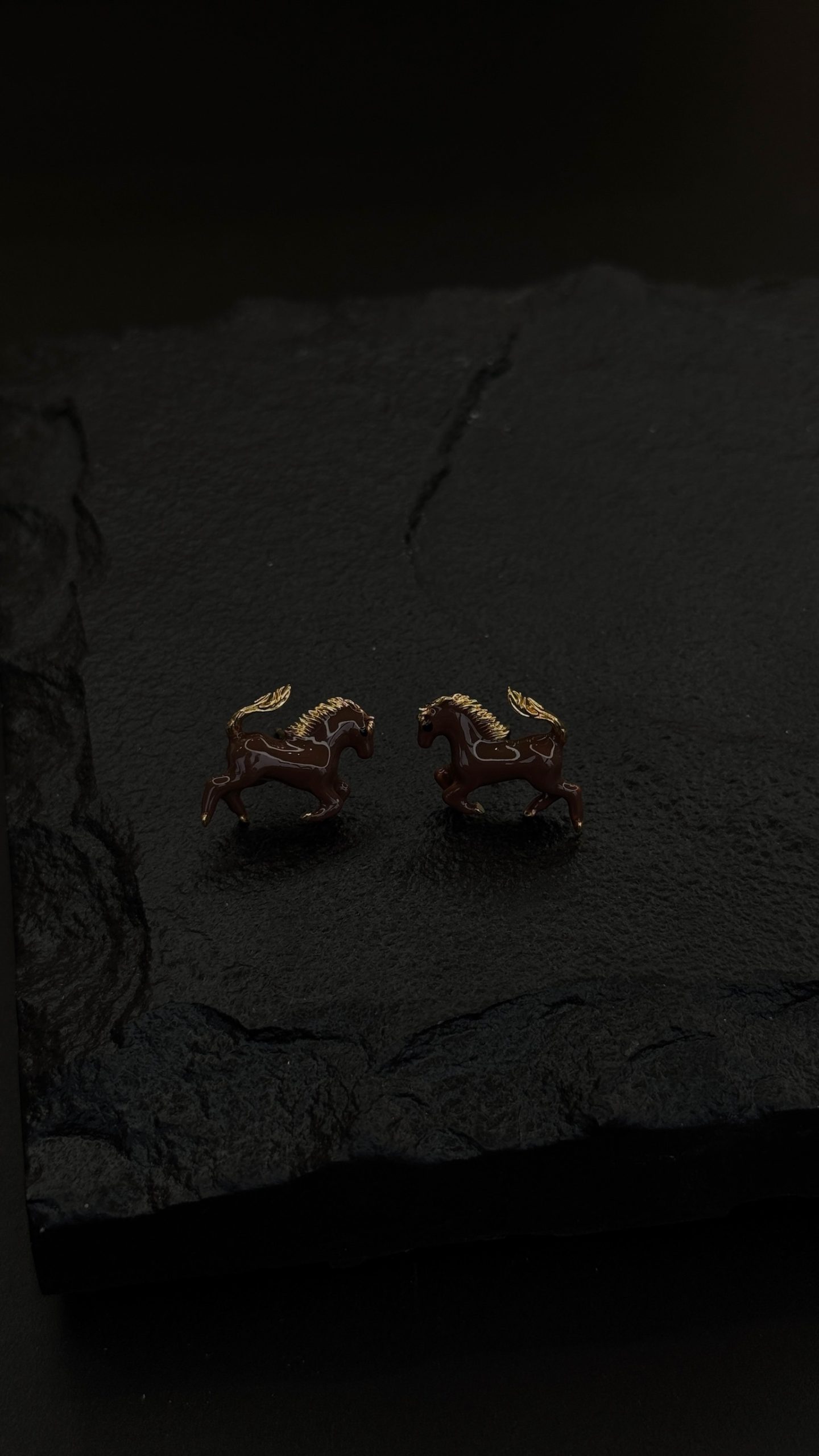 Серьги "лошадки" коричневые