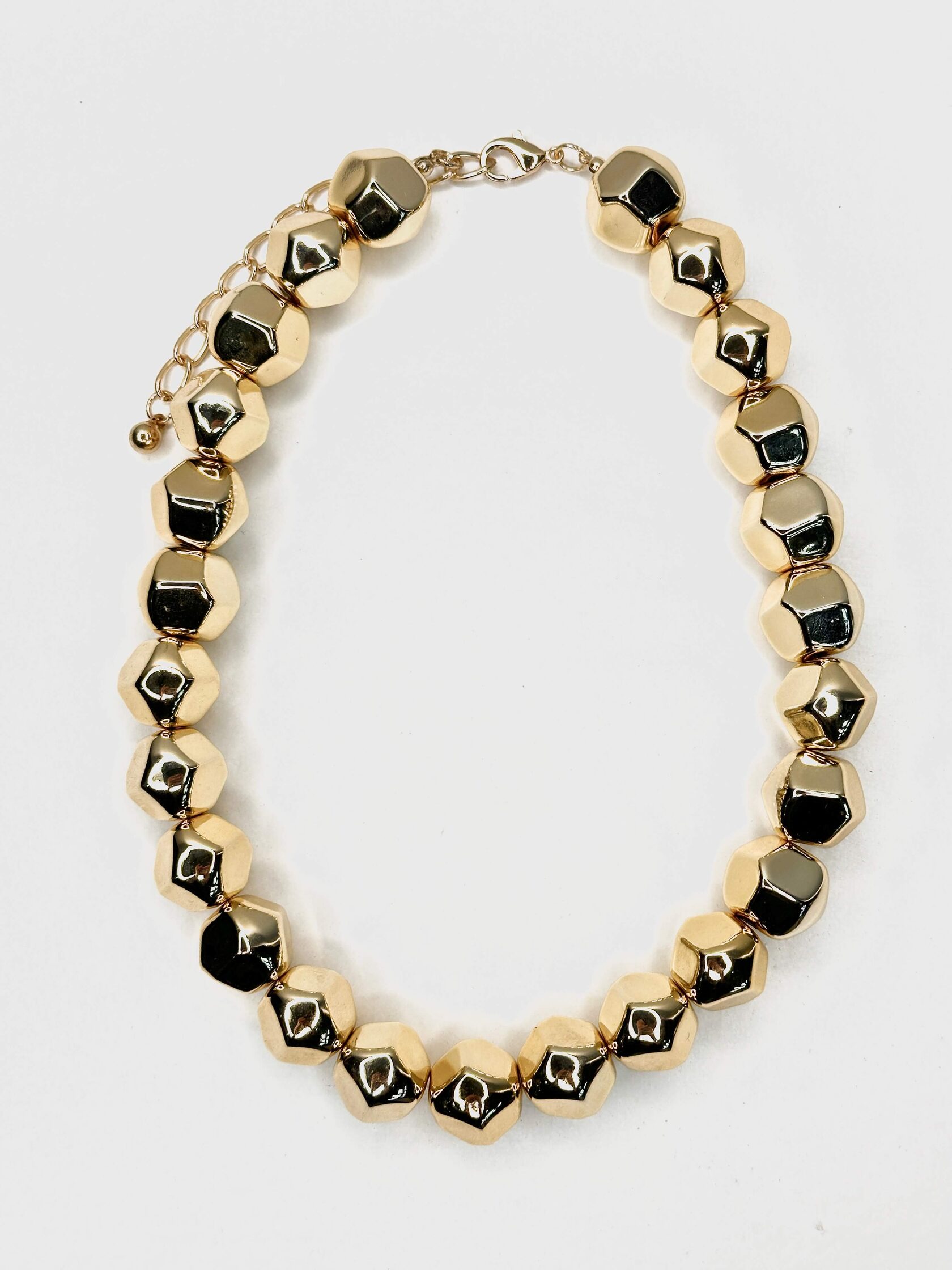 Колье из целлита в позолоте