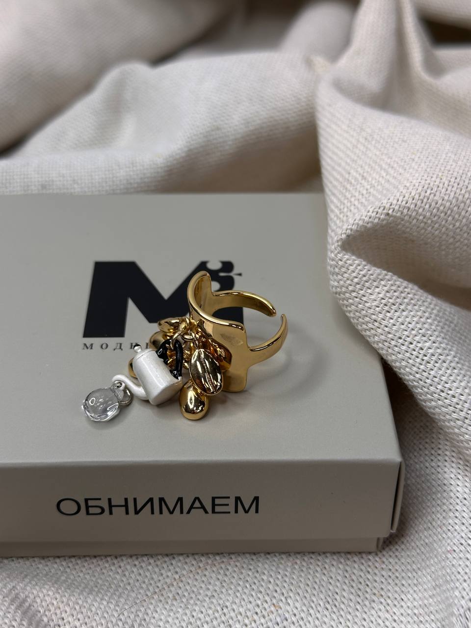 Кольцо из латуни с родиевым покрытием и позолоте