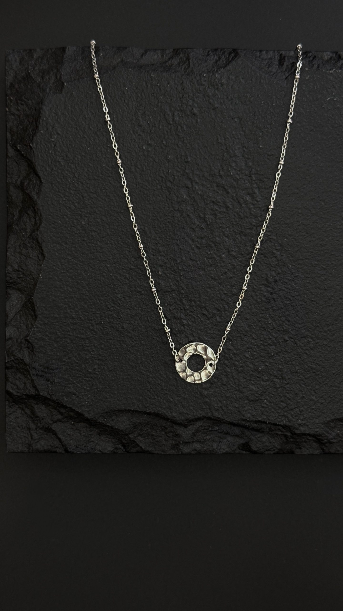 Колье минималистичное