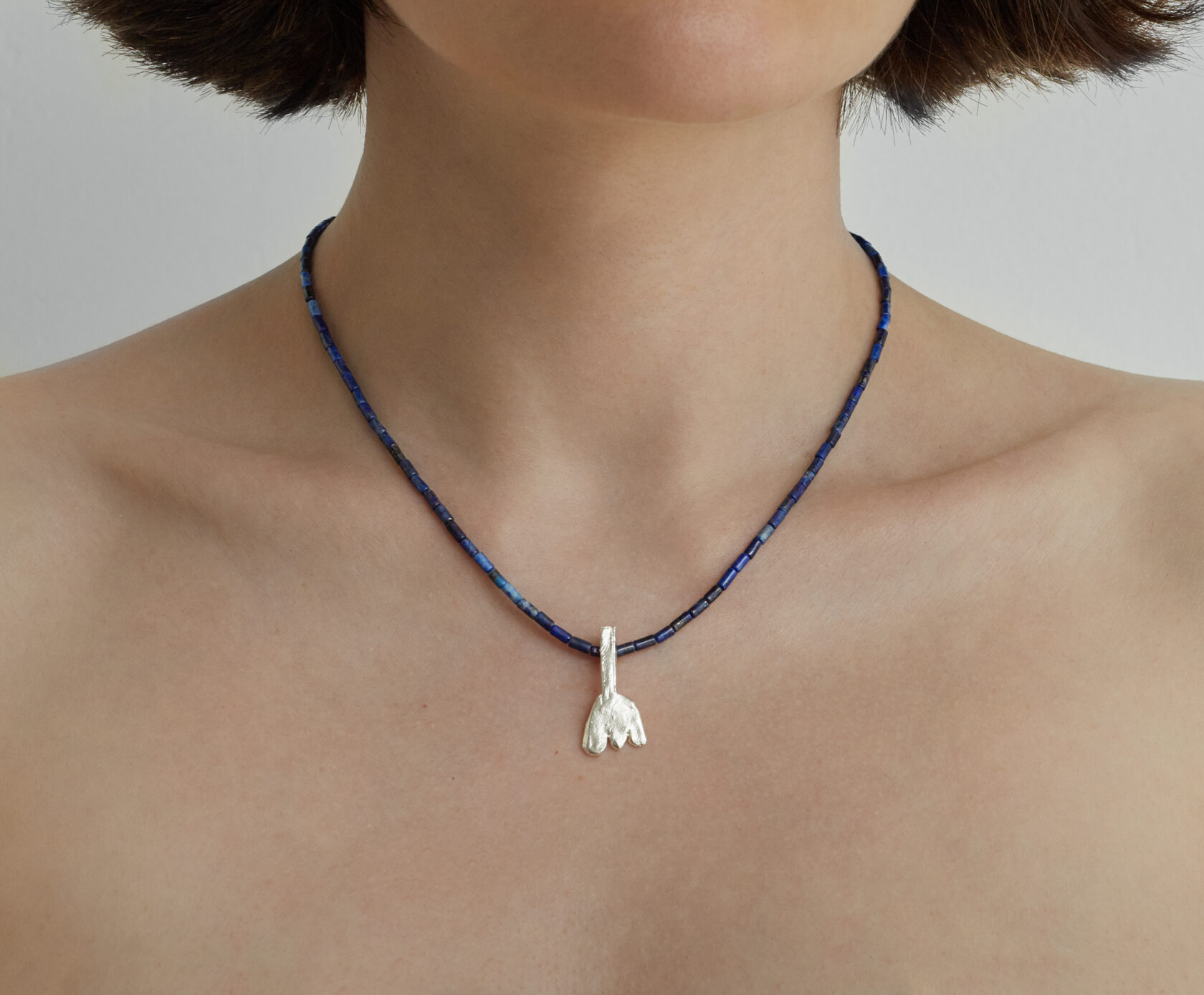 ЧОКЕР из лазурита с тюльпаном