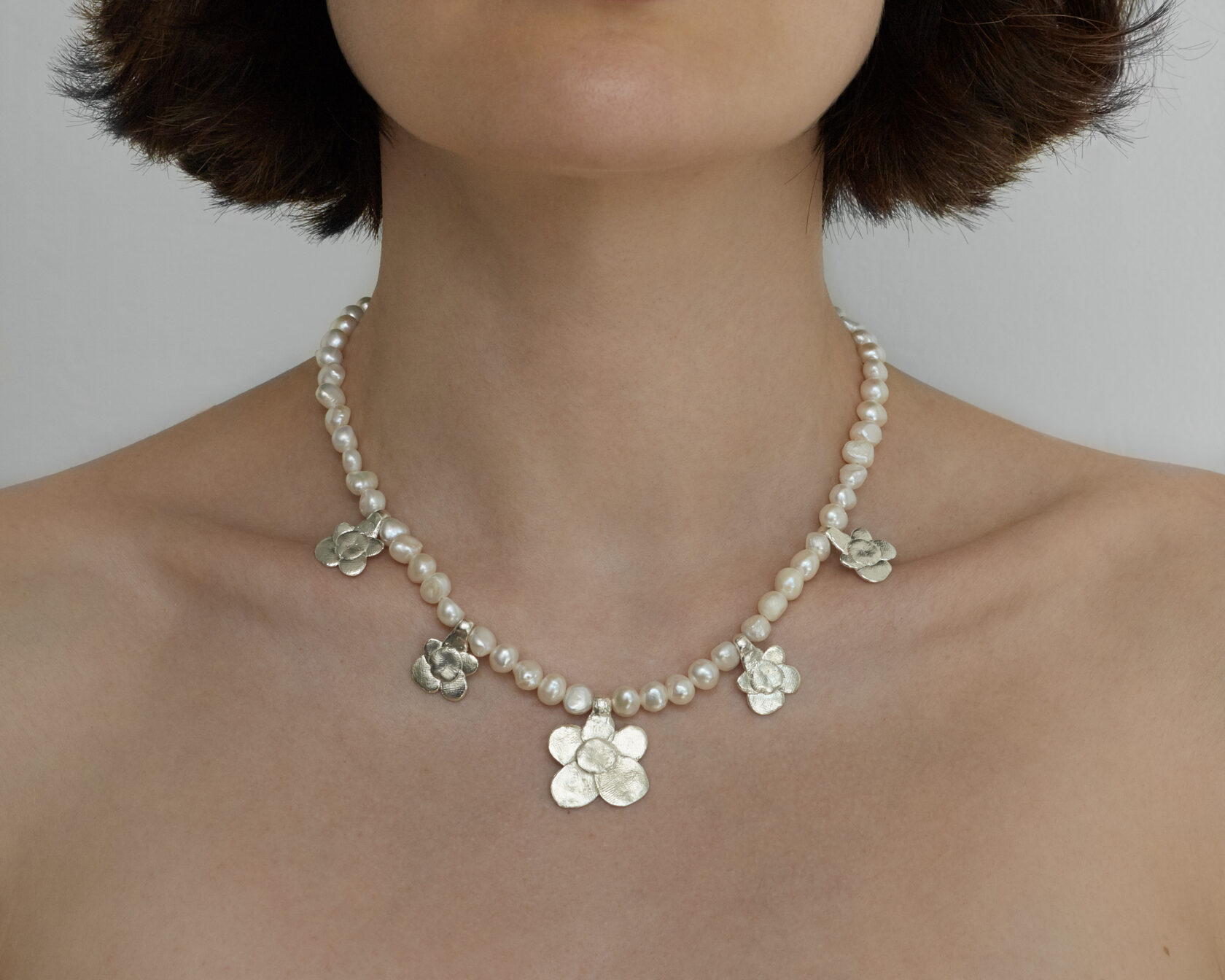 КОЛЬЕ из жемчуга с цветами
