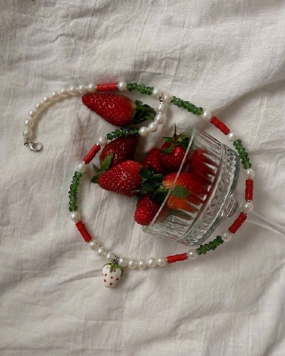 Чокер КЛУБНИКА БЕЛАЯ