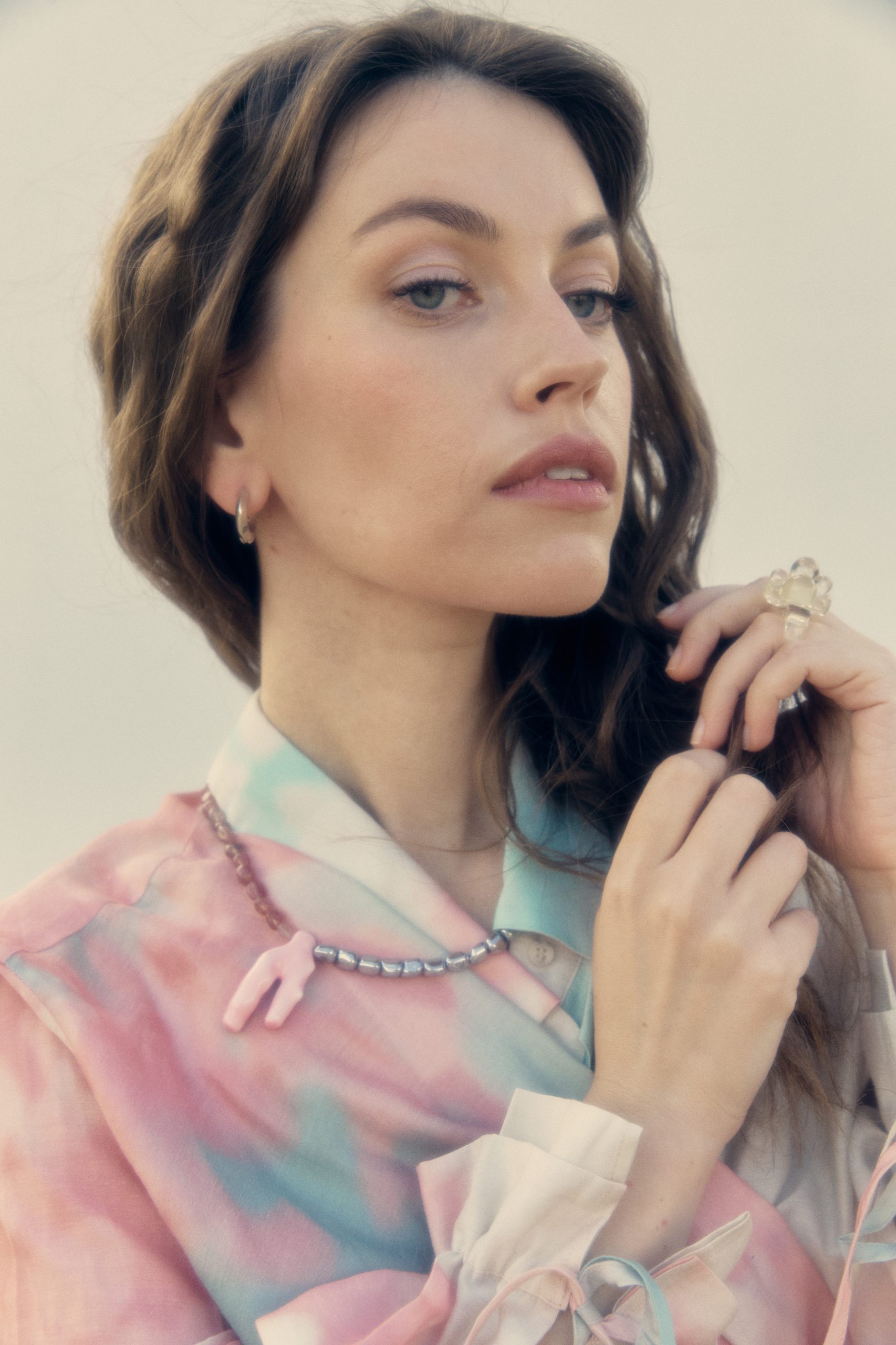 Ожерелье из гематита, кварца и керамической подвески