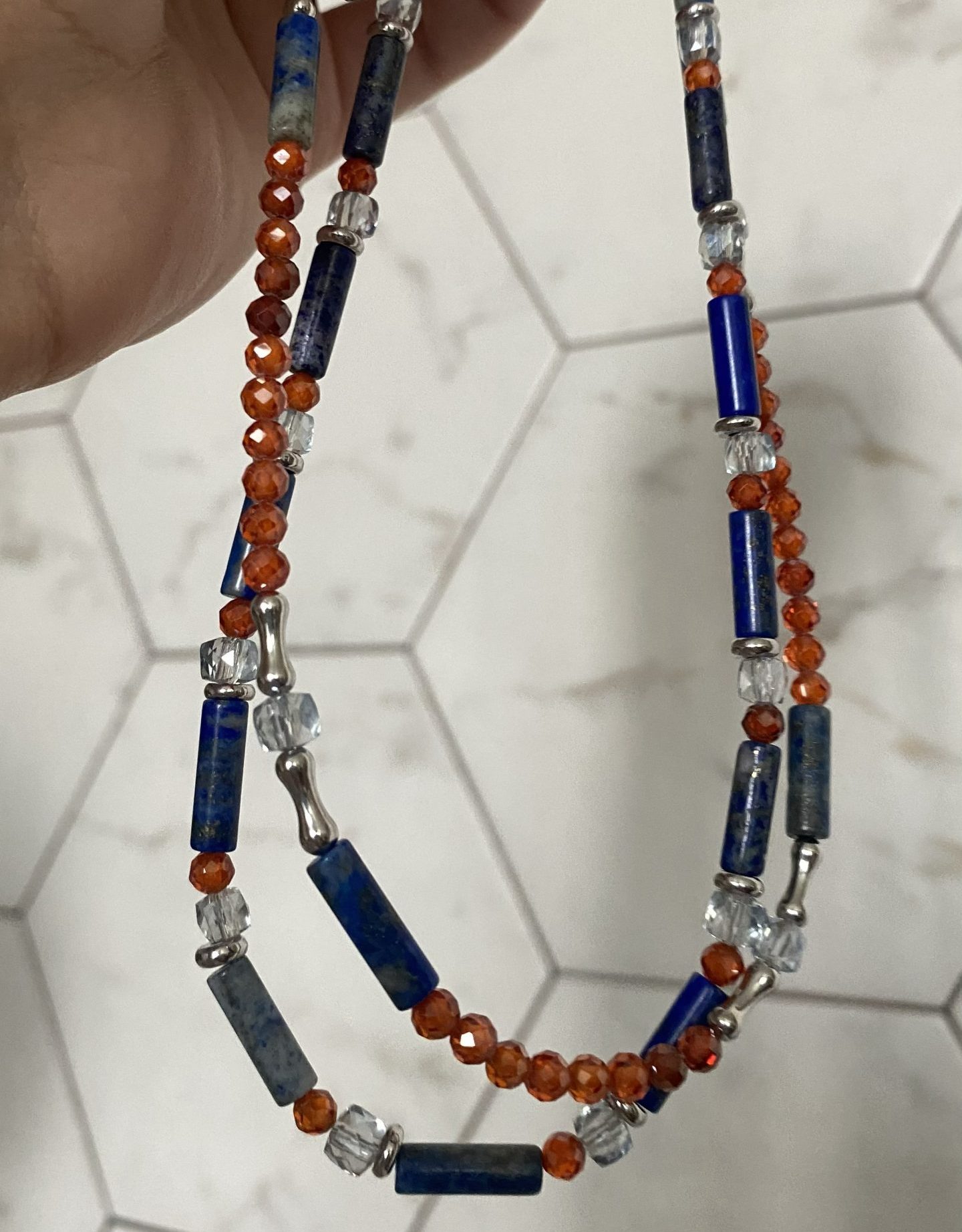 Чокер из цирконов, лазурита, австрийского стекла и стальных трубочек